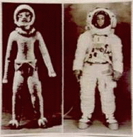 слева - эквадорская статуэтка, справа - современный астронавт